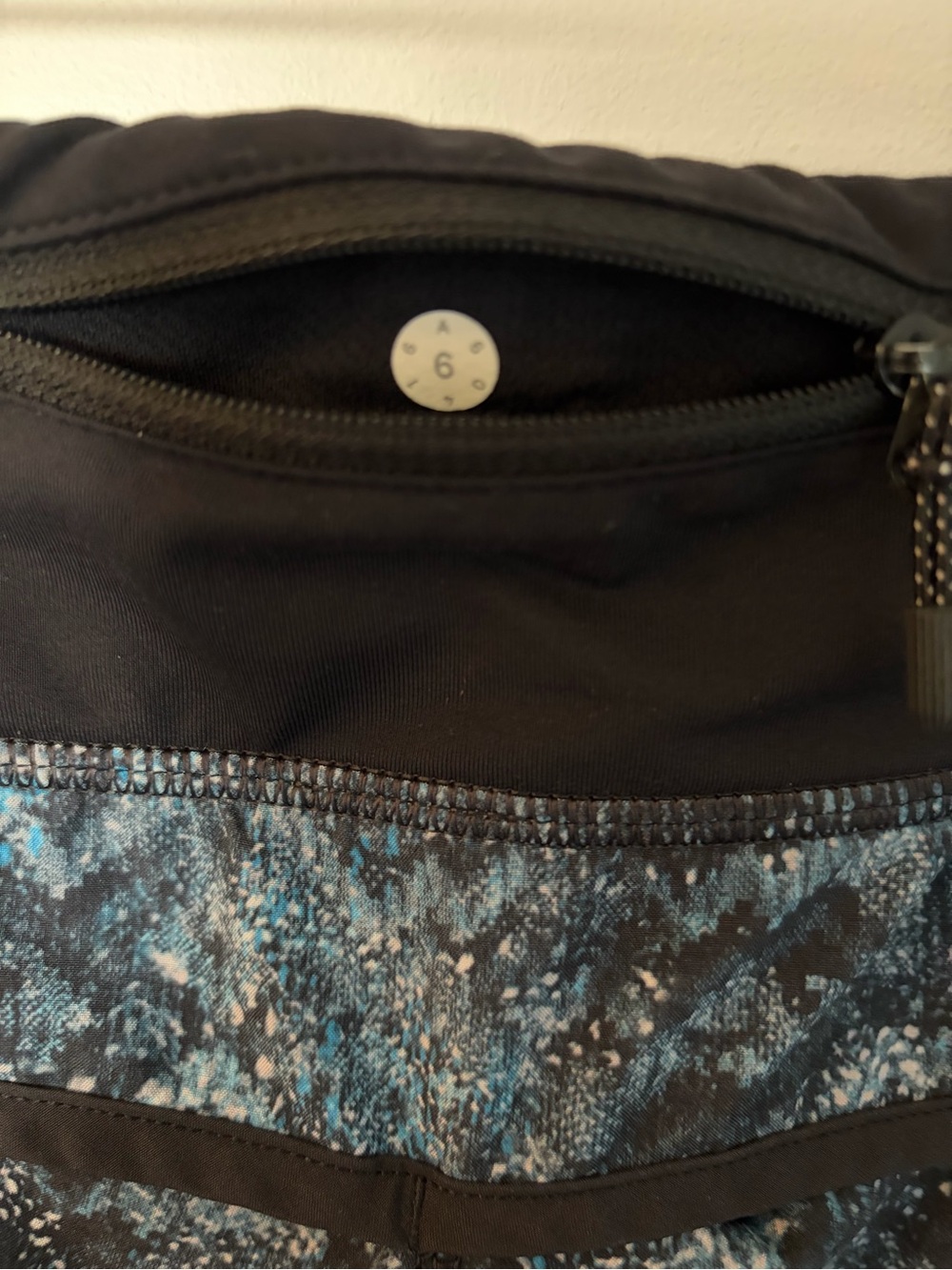 lululemon athletica Black Waistband with Blue Speckle Print Running Shorts - Picture 4 of 4